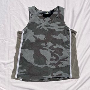 Sleeveless Tank Camo Print